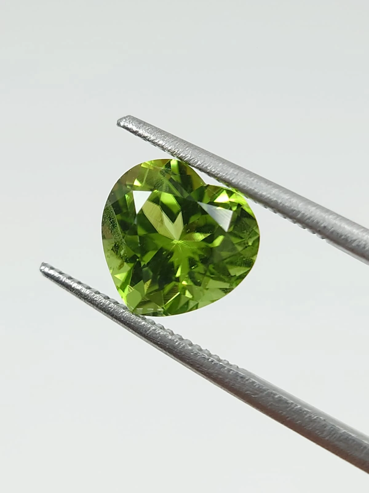3.09ct Natural Stunning Peridot Heart Cut From Pakistan — view 4